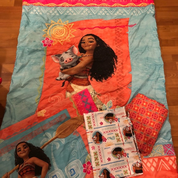 Disney Bedding Moana Toddler Bed Comforter And Sheet Set Poshmark